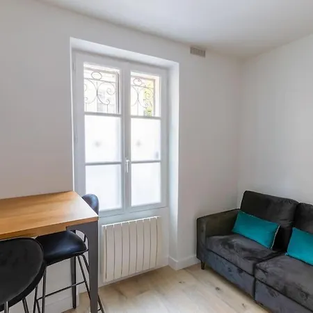 Elegant Renove A 14eme Lejlighed
